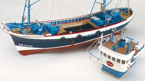 Maquette de bateau en bois pour la pëche