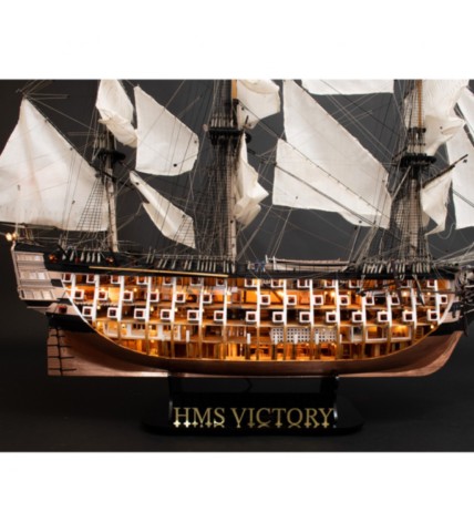 HMS VICTORY de Trafalgar - Version ANATOMIE - 1:84 - Maquette en bois.